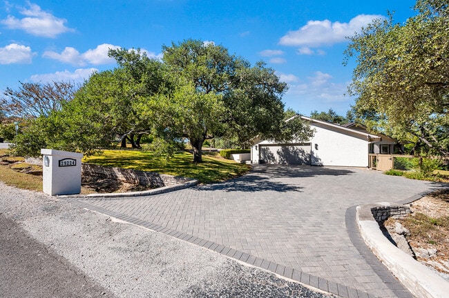 29224 Seabiscuit Dr in Fair Oaks Ranch, TX - Building Photo - Building Photo