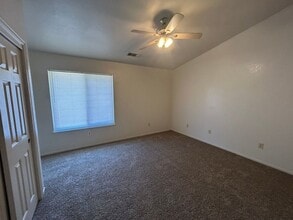 1863 Dry Creek Ct in Merced, CA - Building Photo - Building Photo