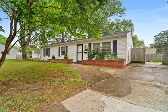 207 Nina Ct in Newport News, VA - Building Photo - Building Photo