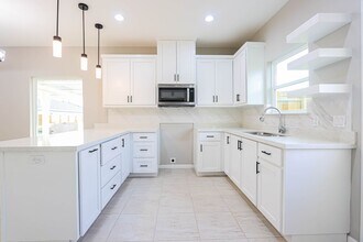 918 N Blair Ave in Edinburg, TX - Building Photo - Building Photo