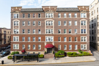 Highland Court in West New York, NJ - Foto de edificio - Building Photo