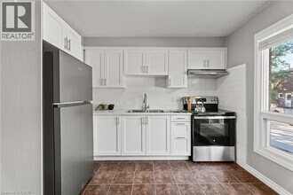 1301 Upper Gage Ave in Hamilton, ON - Building Photo - Building Photo