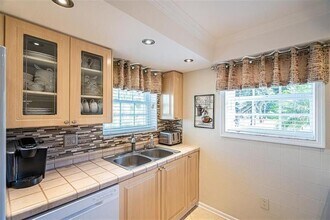 221 Waterside Dr in Hypoluxo, FL - Building Photo - Building Photo