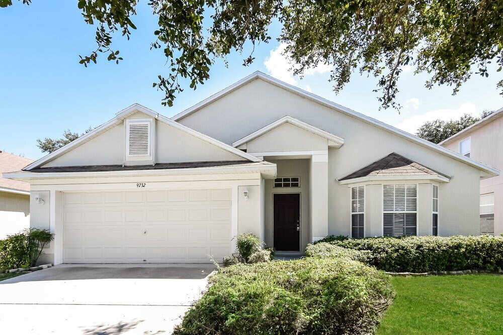 9732 White Barn Way in Riverview, FL - Foto de edificio