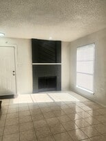 6828 Brentwood Stair Rd, Unit D in Fort Worth, TX - Building Photo