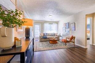 Breckenridge Park in Hattiesburg, MS - Building Photo