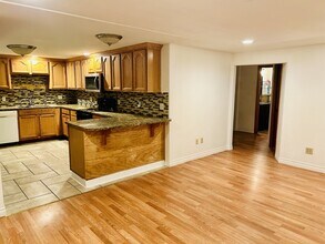 14700 SE Mill St in Portland, OR - Building Photo - Building Photo