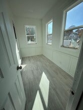 54 Rhodora St in Lowell, MA - Building Photo - Building Photo