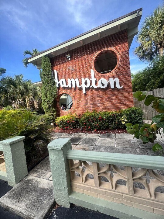 702 NE 8th Ave in Delray Beach, FL - Building Photo