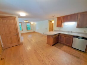 201 S Aurora St in Ithaca, NY - Building Photo - Building Photo