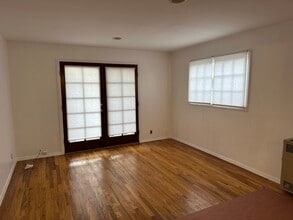 2468 Lyric Ave, Unit 2468 12 in Los Angeles, CA - Building Photo - Building Photo