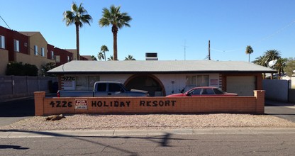 Holiday Resort in Phoenix, AZ - Building Photo - Building Photo