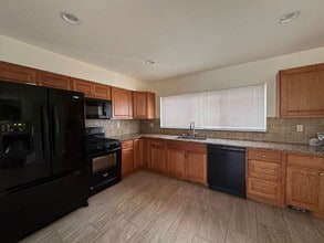 34256 Viceroy Dr in Sterling Heights, MI - Building Photo - Building Photo