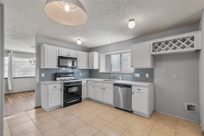 934 Holly Hall Dr in Richmond, TX - Building Photo - Building Photo