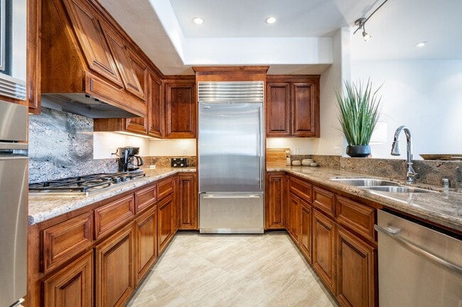 109 W Montecito Wy in San Diego, CA - Building Photo - Building Photo