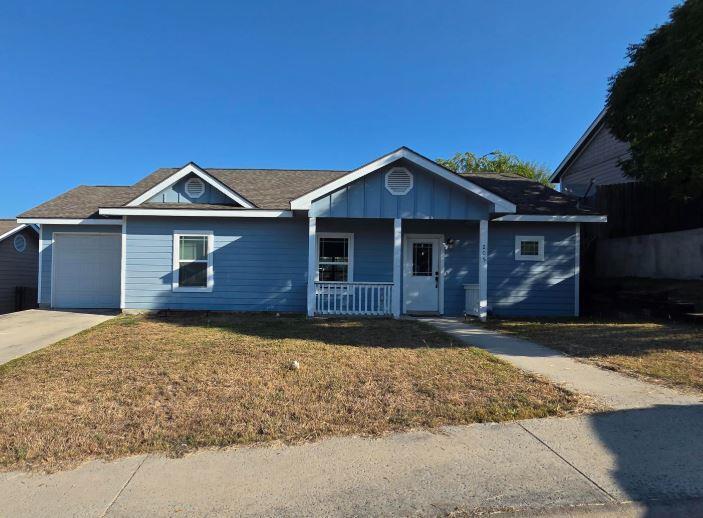 205 Ivy Ln in Kerrville, TX - Building Photo