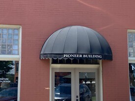 310 Public Sq, Unit Pioneer Building Ste 220 in Watertown, TN - Building Photo