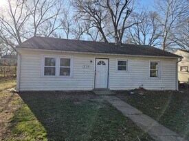315 SE 34th St in Topeka, KS - Building Photo