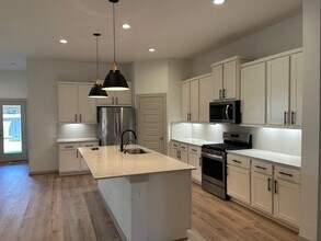 518 Campbell Dr in League City, TX - Building Photo - Building Photo