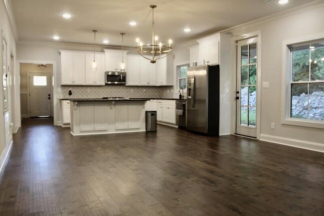 1736 McCullough Ave NE in Huntsville, AL - Building Photo - Building Photo