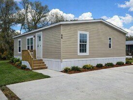 11211 East Bay Rd in Gibsonton, FL - Building Photo