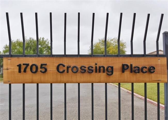 1705 Crossing Pl in Austin, TX - Building Photo - Building Photo