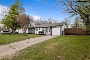 104 Shoreline Dr in Azle, TX - Building Photo - Building Photo