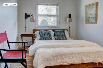 35 Bayberry Ln in Sag Harbor, NY - Foto de edificio - Building Photo