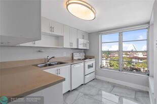 4174 Inverrary Dr in Lauderhill, FL - Building Photo