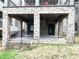 3816 Chamblee Dunwoody Rd in Atlanta, GA - Building Photo