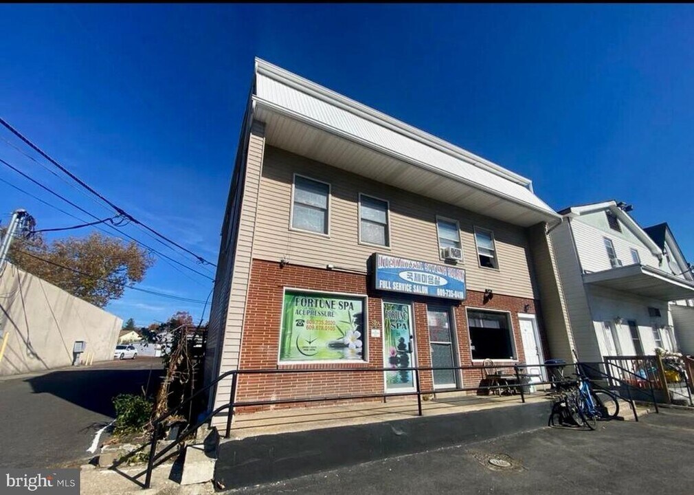 20 Juliustown Rd in Browns Mills, NJ - Building Photo