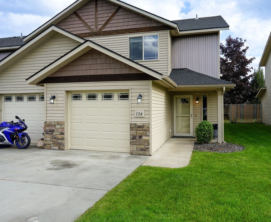 134 Maryanna Ln in Hayden, ID - Building Photo
