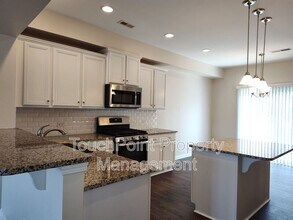 513 Dulaney Dr in Tega Cay, SC - Building Photo - Building Photo