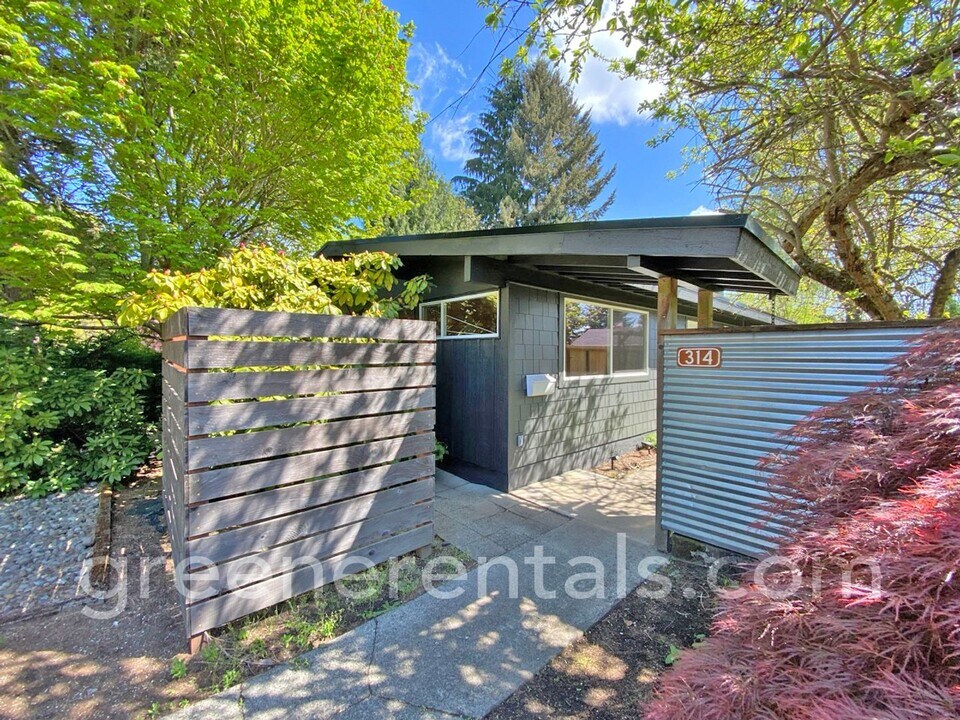 314 Foote St NW in Olympia, WA - Building Photo