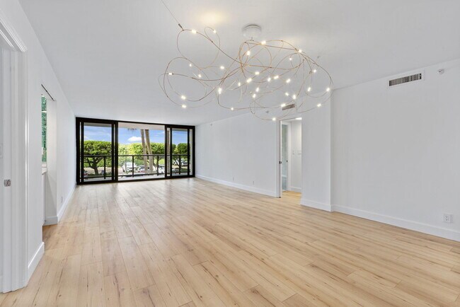 3440 S Ocean Blvd in Palm Beach, FL - Building Photo - Building Photo