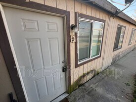 9330 Rd 236 in Terra Bella, CA - Building Photo