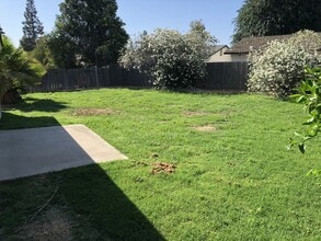 1715 E Mary Ave in Visalia, CA - Building Photo - Building Photo