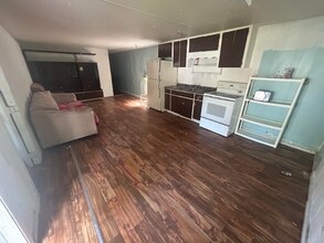 3330 Pine Needle Dr in Ruskin, FL - Building Photo - Building Photo