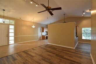 1099 McKinnon Ave in Oviedo, FL - Building Photo - Building Photo