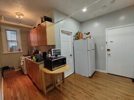 466 Park Dr, Unit B in Boston, MA - Building Photo