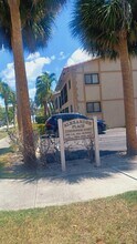 330 SE 19th Ave in Deerfield Beach, FL - Building Photo - Building Photo