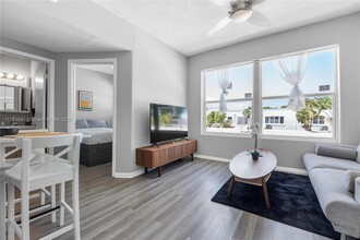 1320 Drexel Ave in Miami Beach, FL - Building Photo - Building Photo