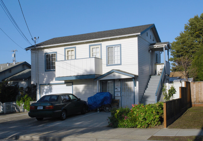 387-395 Charles Ave in Sunnyvale, CA - Foto de edificio - Building Photo