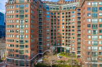 River Court in Cambridge, MA - Foto de edificio - Building Photo