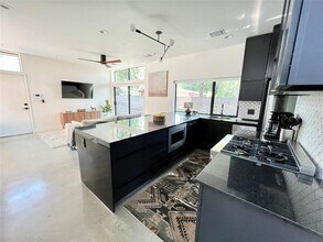 1100 Brass St in Austin, TX - Building Photo - Building Photo