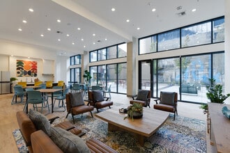 Alder 9 in Portland, OR - Foto de edificio - Interior Photo