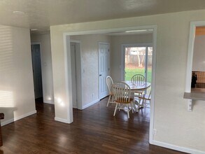 215 Baxter St in Eugene, OR - Building Photo - Building Photo