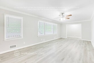 2550 Greenwood Cir in East Point, GA - Building Photo - Building Photo