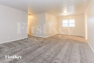 324 Hopkins Rd in Indianapolis, IN - Building Photo - Building Photo