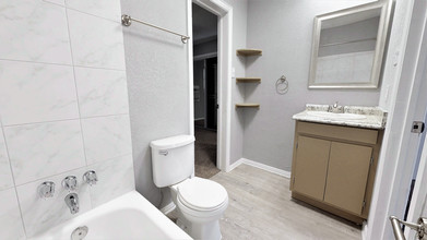 Diamond Villa Townhomes in Arlington, TX - Foto de edificio - Building Photo